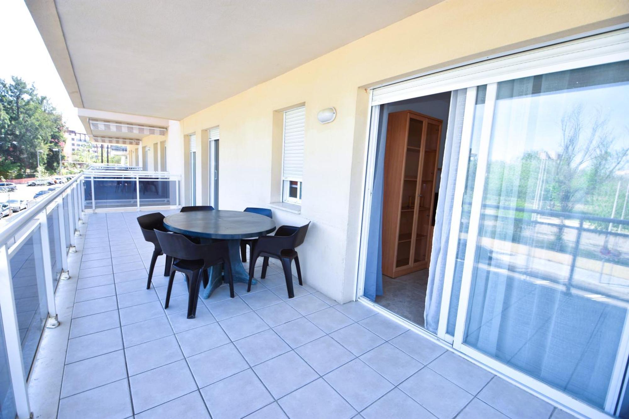 Ventura Park C- 3 Apartment ซาลอว์ ภายนอก รูปภาพ